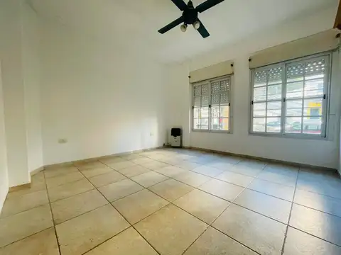 Depto Tipo Casa en Alquiler de 4 ambientes