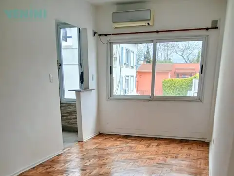Departamento de 2 ambientes por escalera