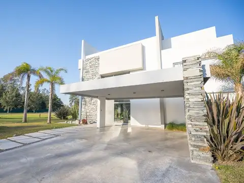 Casa en Venta al Oeste