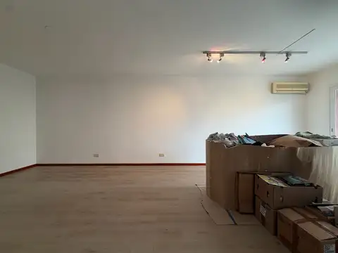 Increíble departamento con vista abierta de 3 ambientes en edificio de Categoría, Botanico.