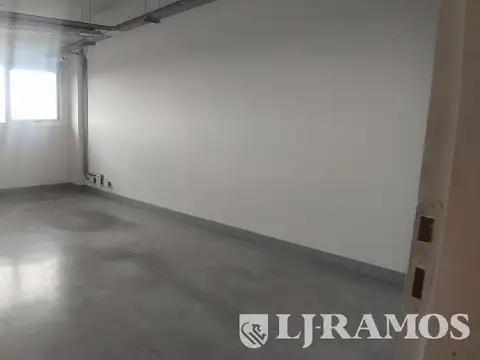 Oficina en Venta con 10 cocheras