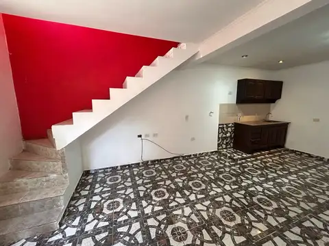 Depto Tipo Casa en Alquiler de 2 dormitorios
