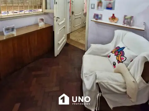 Mendoza y Bv.Oroño - Casa de 3 Dormitorios.