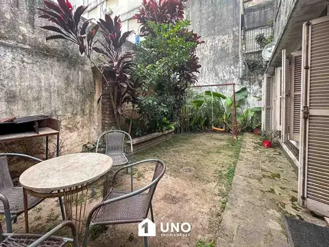 Mendoza y Bv.Oroño - Casa de 3 Dormitorios.
