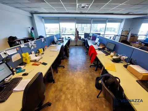 Oficina en Venta con 4 cocheras