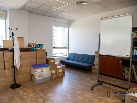 Oficina en Venta al Este