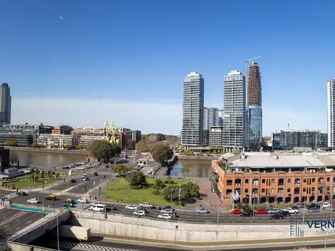 Oficina de 160 m² con vista panorámica a Puerto Madero
