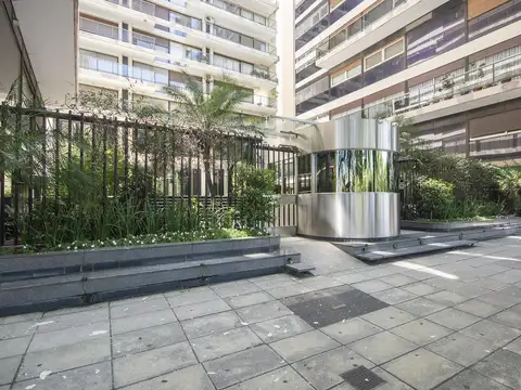 Departamento Venta o Alquiler  de 4 ambientes – Piso Alto – Edificio Panedile