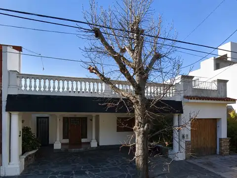 Casa - Venta - Argentina, Tres de Febrero - Cuelli 1844