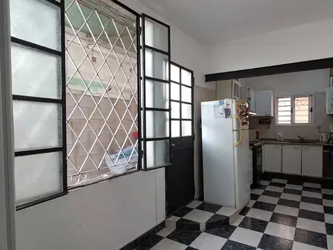 Avenida Eva Perón 2700, Villa Libertad, Provincia de Buenos Aires, 100