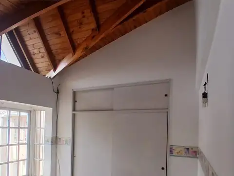 Depto Tipo Casa 3 ambientes con 2 baños