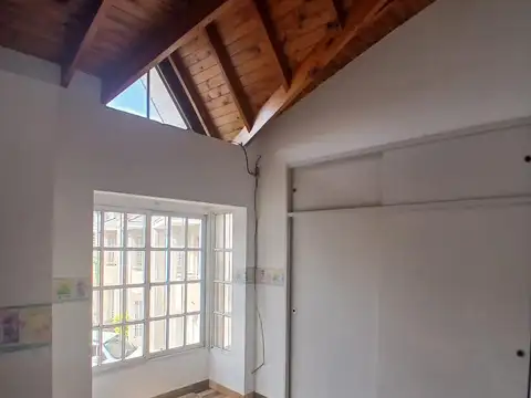 Depto Tipo Casa en Venta en Quilmes Oeste, USD 80.000
