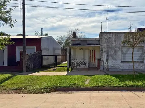 Venta Casa de 3 Dormitorios con jardín en Fuentes, Santa Fe