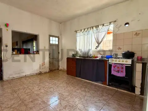 Venta Casa de 3 Dormitorios con jardín en Fuentes, Santa Fe