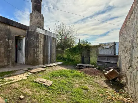 Casa 5 ambientes con 1 baño