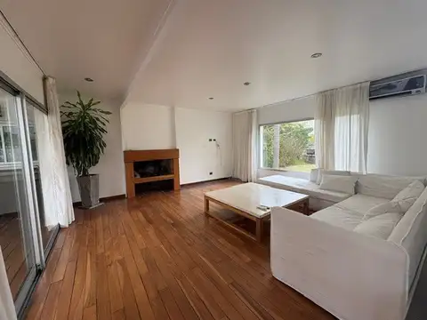 Casa en Alquiler de 3 dormitorios