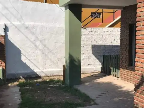 Casa 3 ambientes con 1 baño