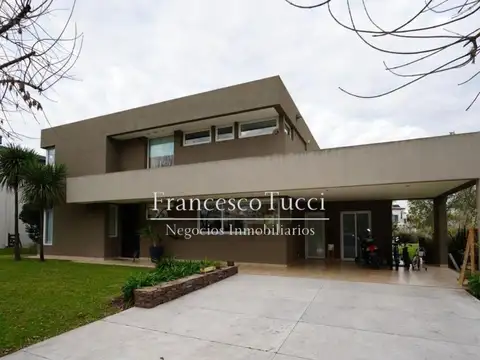 Casa en venta 6 ambientes Terravista