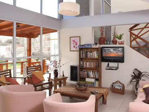 Hostería en venta - 11 Habitaciones - Villa Gesell