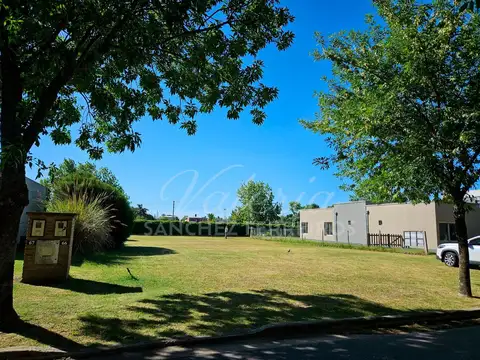 Terreno en Venta, FOT 0,8