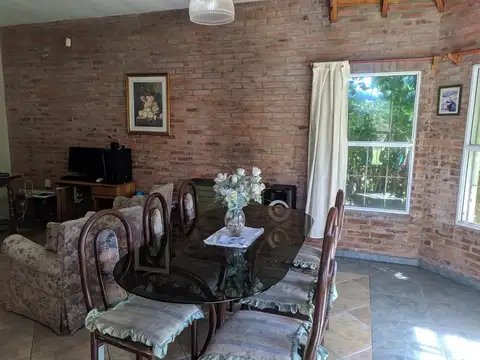 Casa 5 ambientes con 2 baños