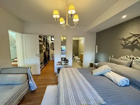 Casa 4 ambientes con 3 baños