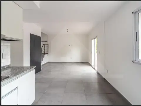 ¡¡EXCELENTE DPTO 3 AMB CON AMPLIA TERRAZA SIN EXPENSAS!!