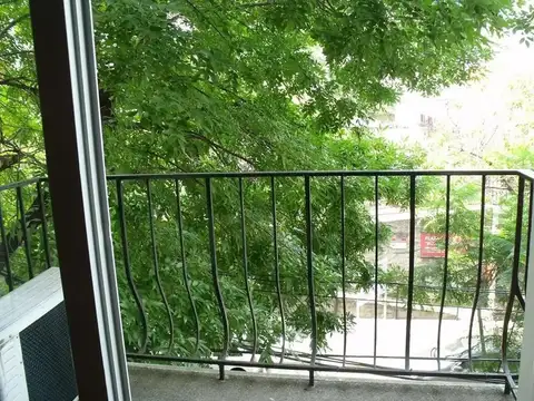 Austria 2500, Piso 2