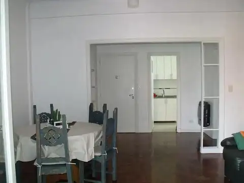 Austria 2500, Piso 2