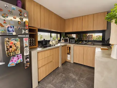 HERMOSA CASA EN ALQUILER EN PILAR CENTRO!