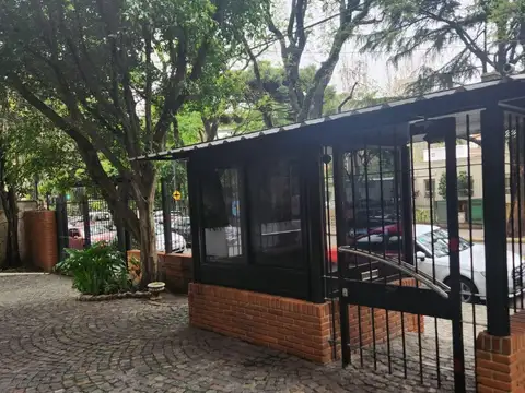 Torre  La Pampa 1231 4°C. 2 amb. c/coch.toilette,amoblado y equipado jardin y piscina