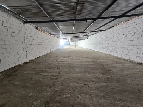ALQUILER GALPON 361m² de terreno.