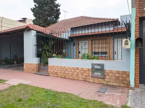 VENTA CASA 3 AMB COCHERA Y FONDO SARANDI