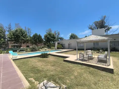 Casa 4 ambientes con 3 baños