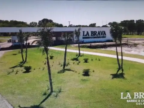 Vendo Terreno Barrio Privado La Brava. 679 Metros cuadrados