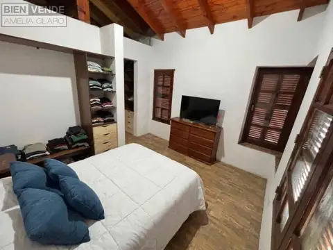 Casa 4 ambientes con 2 baños