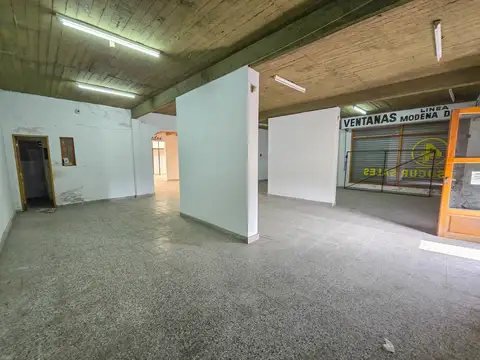 Local 336 m2 - Av. Fortunato de la Plaza (ex 39) y Udine