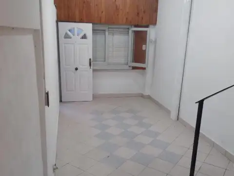 Depto Tipo Casa en Alquiler de 3 ambientes