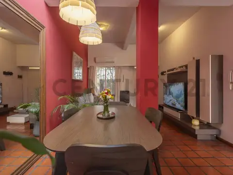 Vta CASA 4 amb con Pileta y Parrilla Cochera Vicente Lopez