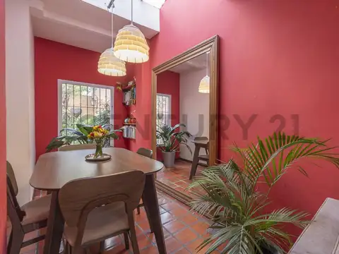 Casa 4 ambientes con 2 baños