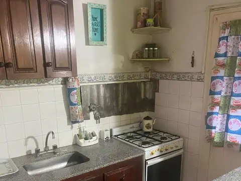 Casa 5 ambientes con 2 baños