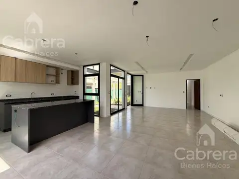 Venta de casa a estrenar de 3 dormitorios, en Gorina