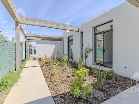 Venta de casa a estrenar de 3 dormitorios, en Gorina