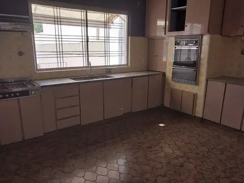 Depto Tipo Casa en Alquiler de 4 ambientes