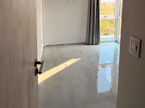 Departamento en Alquiler en Chateau Carreras, $ 1.300.000