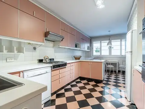 Departamento 7 ambientes con 4 baños