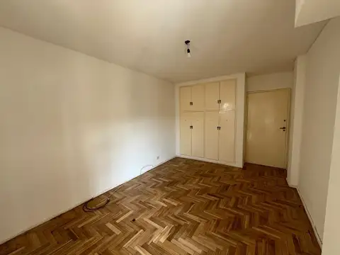 Av La Plata 800, Piso 5