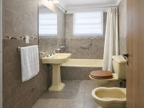 Depto Tipo Casa en Venta en Jose Ingenieros, USD 140.000