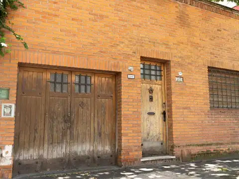 Venta casa 6 ambientes c/cochera jardin y terraza