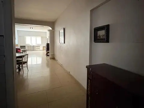 Carlos Pellegrini 1200